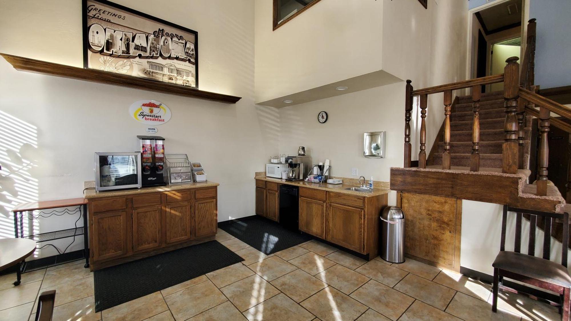 Super 8 By Wyndham City Of Moore Luaran gambar